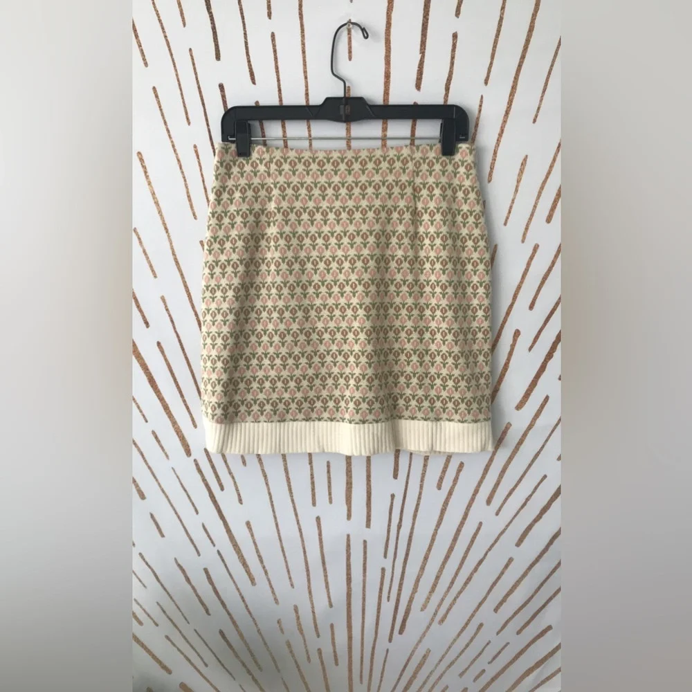 💐Petite Studio Riley Skirt in Daisy Print - Picture 4 of 12